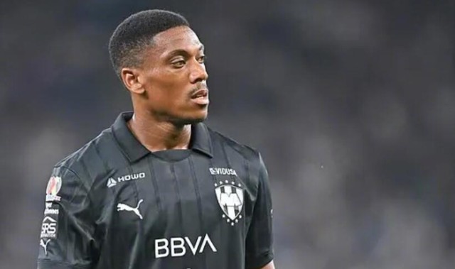 前曼联球星马夏尔因场边失控被蒙特雷逐出一线队|墨西哥|俄克拉荷马雷霆队|AEK|前锋|球队_新浪体育_新浪新闻