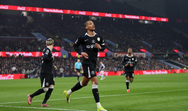 乐鱼网址-对阵维拉独中三元，若昂-佩德罗首次在英超戴帽